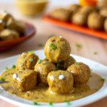 Boulettes de tofu aux épices marocaines et à la sauce au tahini - Recette saine à indice glycémique bas.
