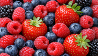 Fraises, framboises et myrtilles fraîches, fruits rouges à indice glycémique bas